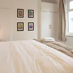 Bright & Airy 2Bd - 10 Mins Walk To Chelt Centre!