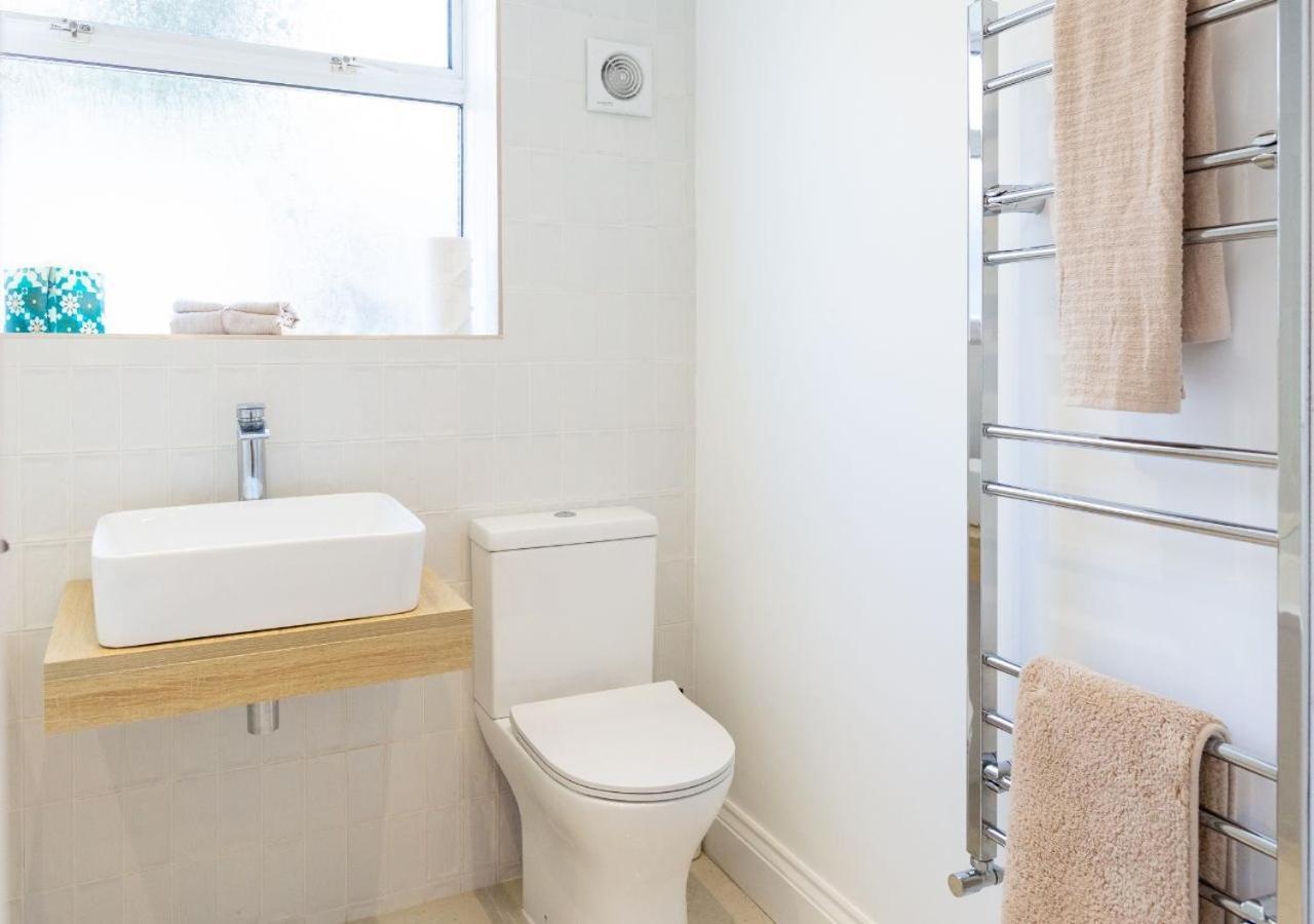 Casa de férias Bright & Airy 2bd - 10 Mins Walk To Chelt Centre! Cheltenham