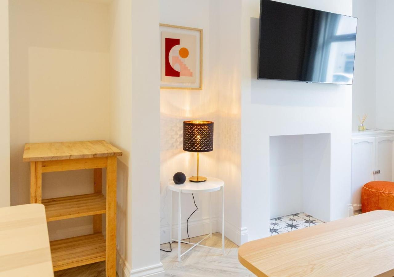 Bright & Airy 2bd - 10 Mins Walk To Chelt Centre! * Cheltenham