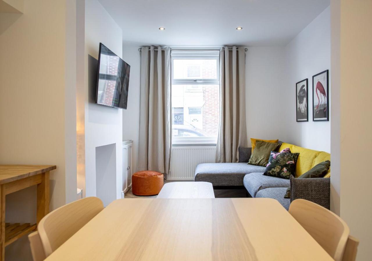 Bright & Airy 2bd - 10 Mins Walk To Chelt Centre! Casa de férias *