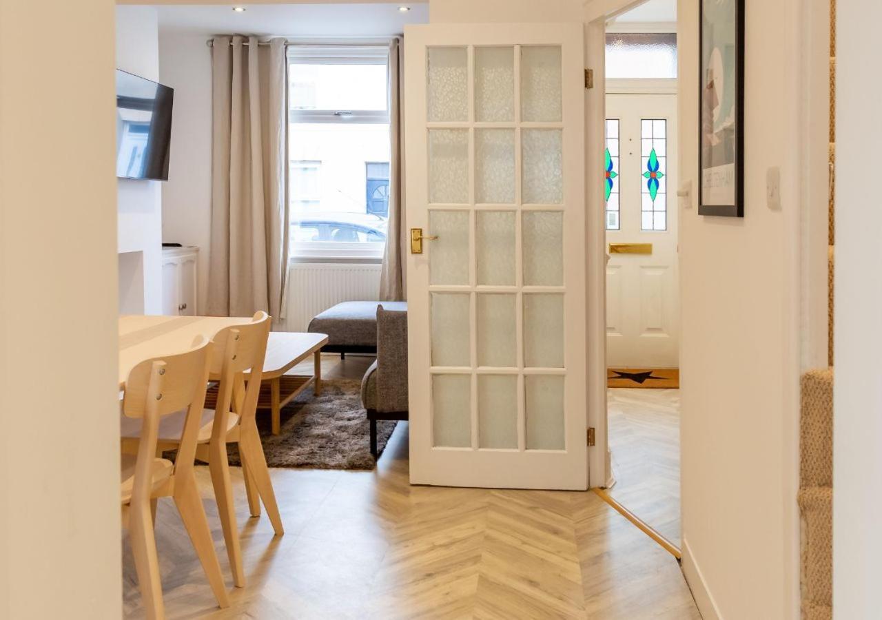 Bright & Airy 2bd - 10 Mins Walk To Chelt Centre! Casa de férias *